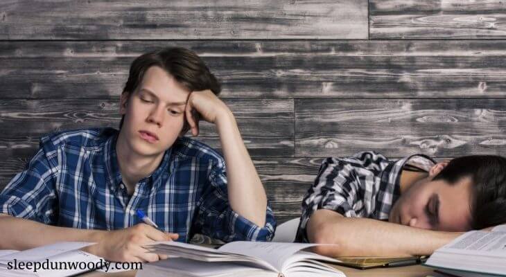 Mahasiswa Lebih Berhasil Dalam Ujian Bila Tidur Selama 8 Jam Malam Sebelumnya